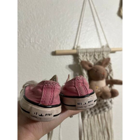 Converse - Picture 2 of 2